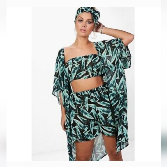 Boohoo Lexi Leaf Four Piece Beach Co-ord Set 18 - Picture 1 of 4